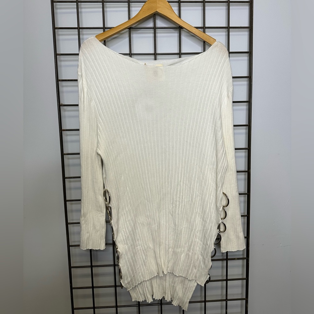 muone rings sweater
